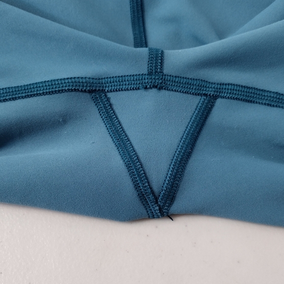 Lululemon Blue Low-Rise Cropped Ankle Length Workout Athletic Leggings Size 2 - Picture 15 of 15